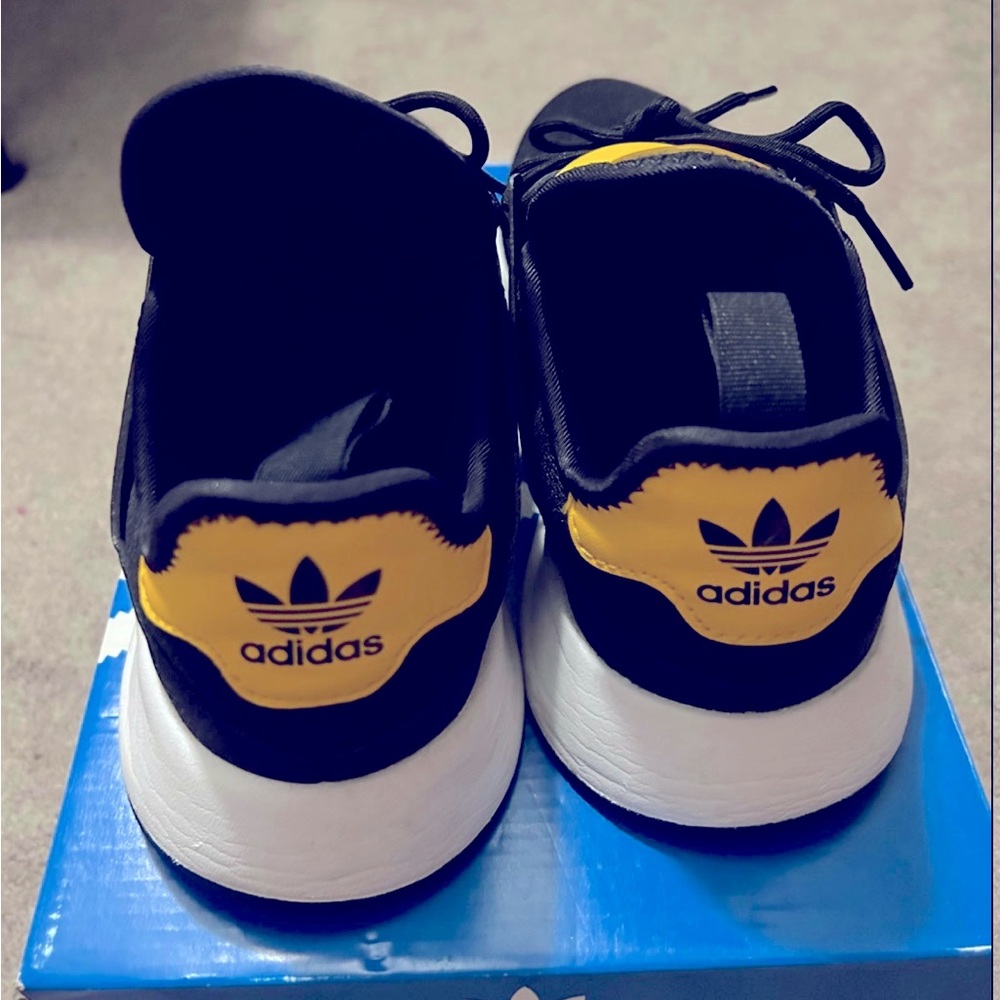 Adidas Shoes size 8.5
